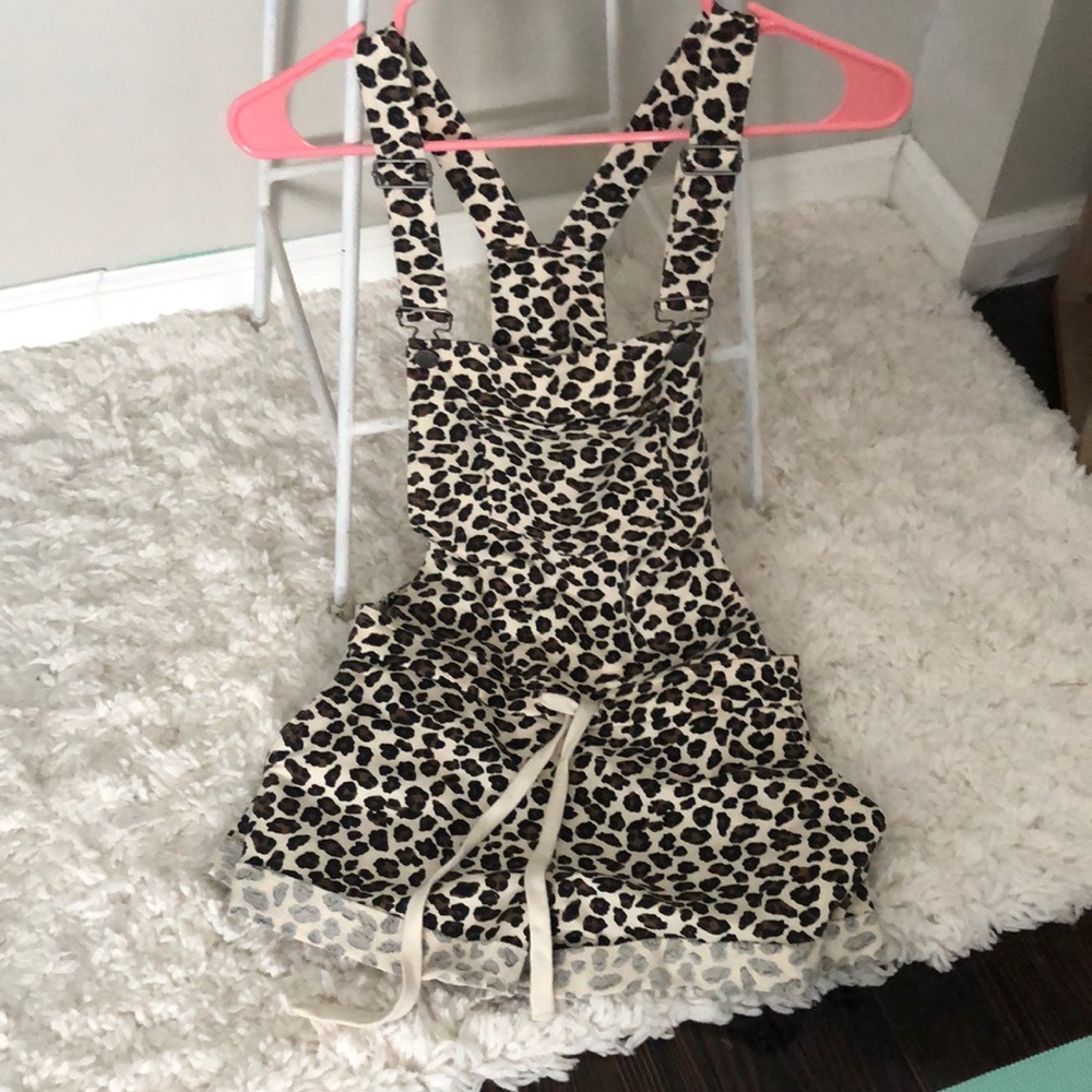 Leopard Short Overalls